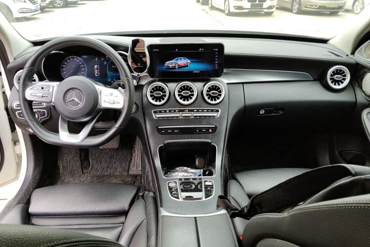 Used Mercedes-Benz C-Class 2020 Restyled C 200 L Fashion Edition Sport Version Center Console