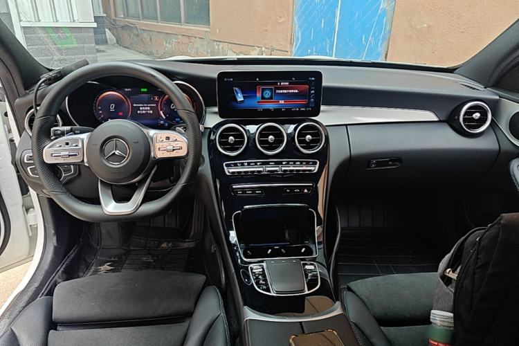 Used Mercedes-Benz C-Class 2020 C 260 Sport Edition Center Console