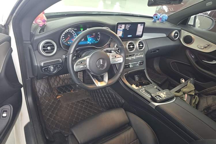 Used Mercedes-Benz C-Class 2020 C 260 Coupe Center Console