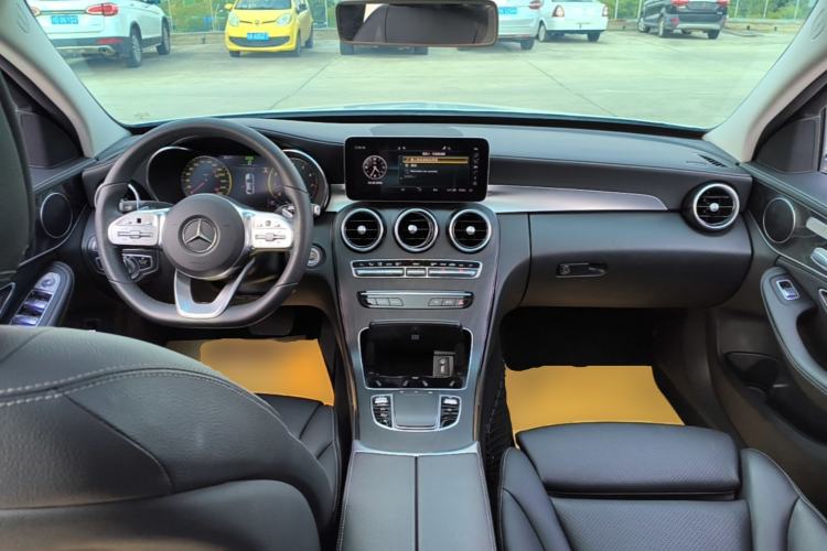 Used Mercedes-Benz C-Class 2020 C 260 L Sport Edition Center Console