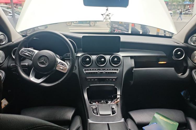 Used Mercedes-Benz C-Class 2020 C 200 L Fashion Edition Sport Version Center Console