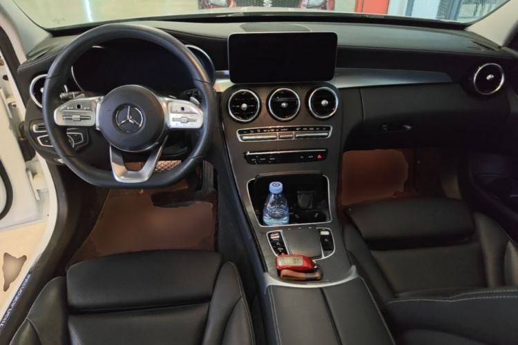 Used Mercedes-Benz C-Class 2020 Restyled C 200 L Fashion Edition Sport Version Center Console