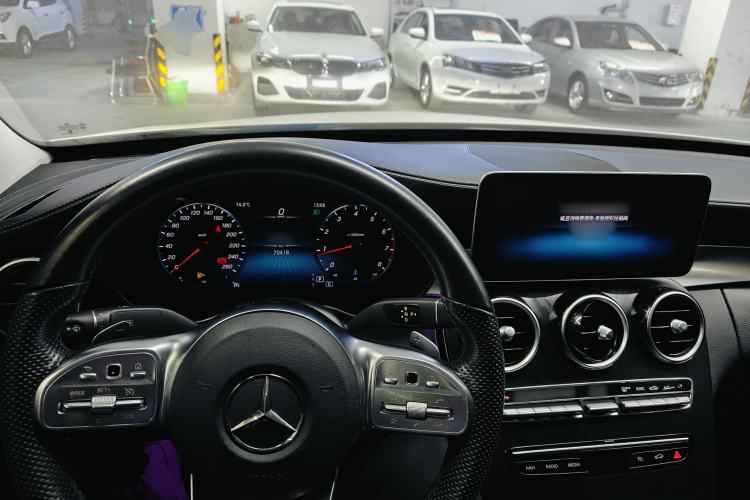 Used Mercedes-Benz C-Class 2020 Restyled C 200 L Fashion Edition Sport Version Center Console