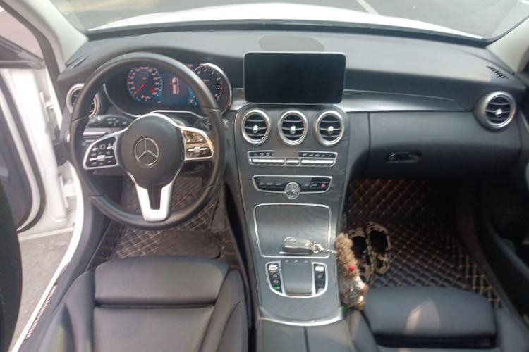 Used Mercedes-Benz C-Class 2020 Facelifted C 260 Estate Center Console