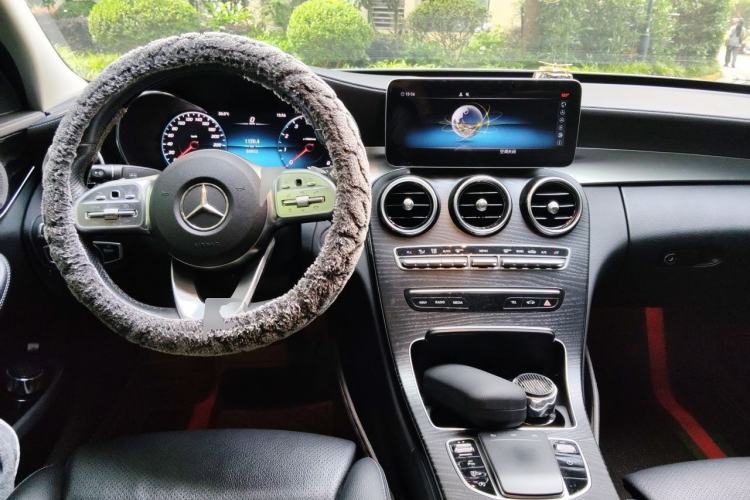 Used Mercedes-Benz C-Class 2020 C 200 L Fashion Edition Sport Version Center Console