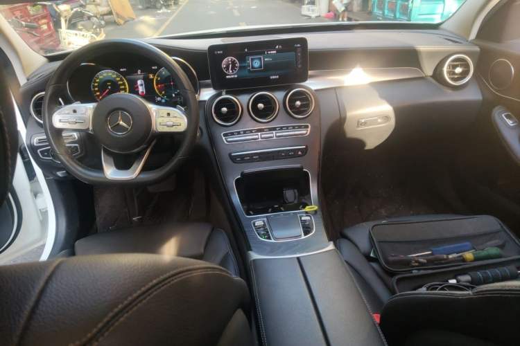 Used Mercedes-Benz C-Class 2020 C 200 L Fashion Edition Sport Version Center Console