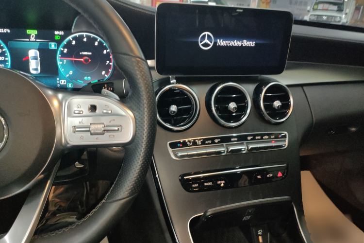 Used Mercedes-Benz C-Class 2020 C 260 L Sport Edition Center Console