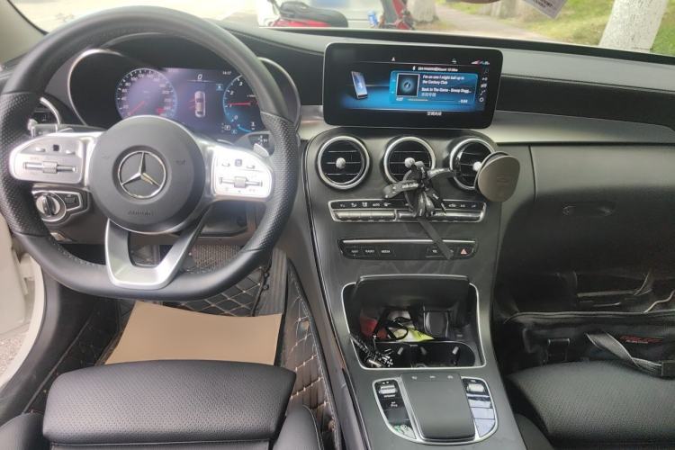 Used Mercedes-Benz C-Class 2020 Restyled C 200 L Fashion Edition Sport Version Center Console