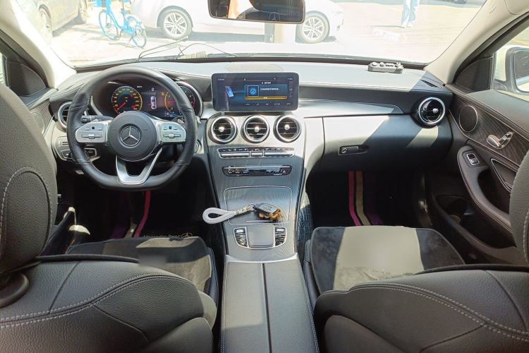 Used Mercedes-Benz C-Class 2020 C 200 L Fashion Edition Sport Version Center Console
