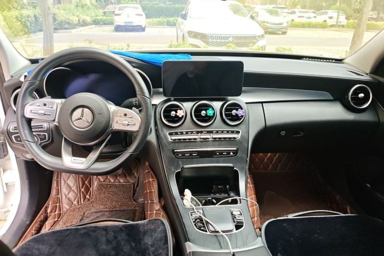Used Mercedes-Benz C-Class 2020 Updated C 200 L Fashion Edition Center Console