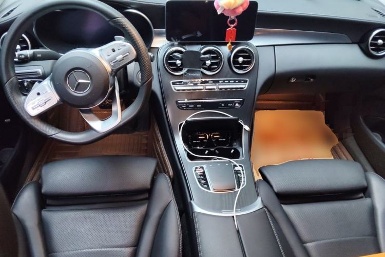 Used Mercedes-Benz C-Class 2020 Updated C 200 L Fashion Edition Center Console