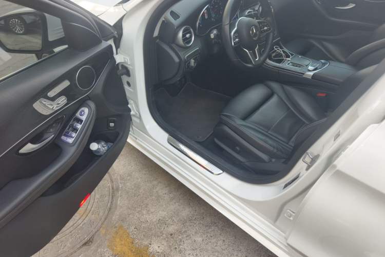 Used Mercedes-Benz C-Class 2020 Facelifted C 260 Estate Driver Seat
