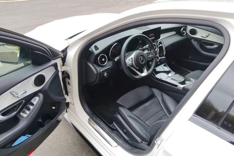 Used Mercedes-Benz C-Class 2020 Restyled C 260 Sport Edition Driver Seat