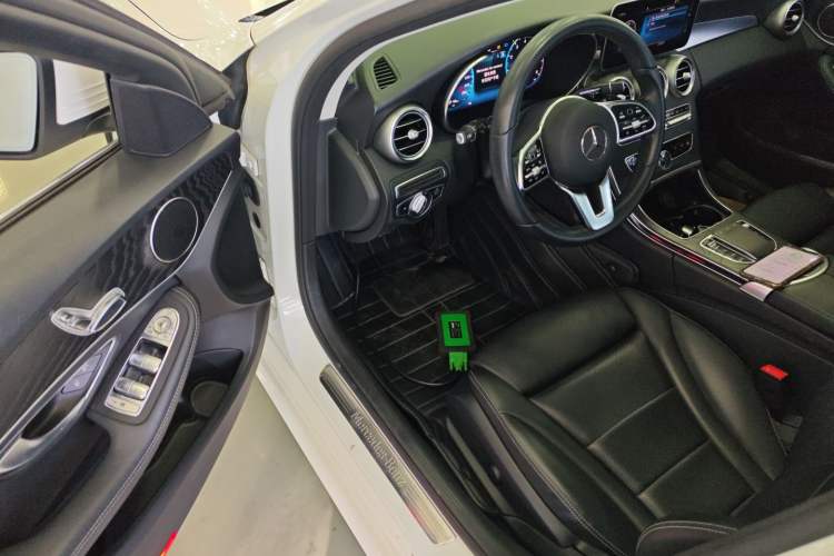 Used Mercedes-Benz C-Class 2020 C 200 station wagon Driver Seat
