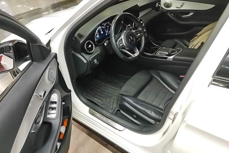 Used Mercedes-Benz C-Class 2020 Restyled C 260 Sport Edition Driver Seat
