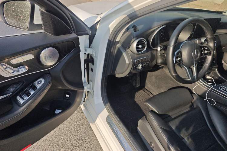 Used Mercedes-Benz C-Class 2020 Facelifted C 260 Estate Driver Seat