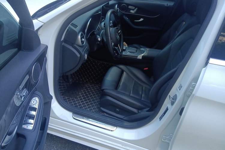 Used Mercedes-Benz C-Class 2020 Facelifted C 260 Estate Driver Seat