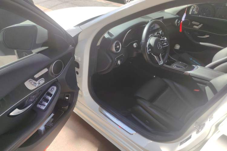 Used Mercedes-Benz C-Class 2020 Facelifted C 260 Estate Driver Seat