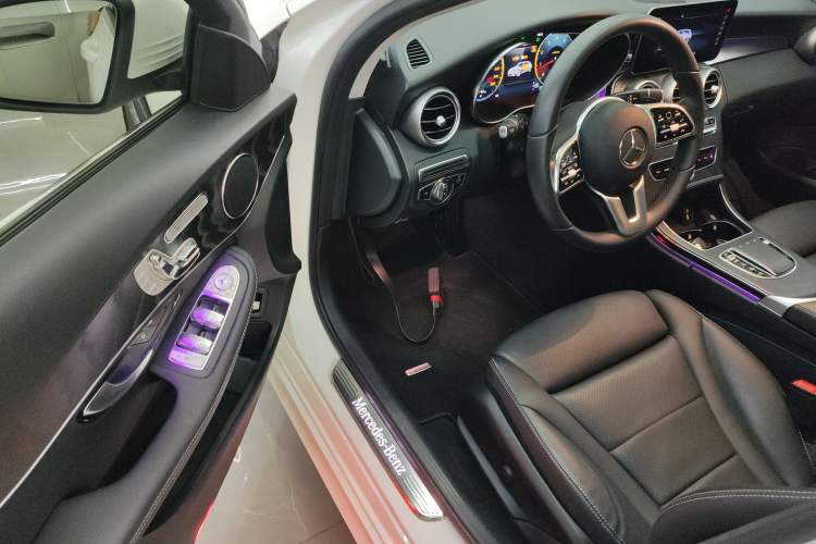 Used Mercedes-Benz C-Class 2020 Facelifted C 260 Estate Driver Seat