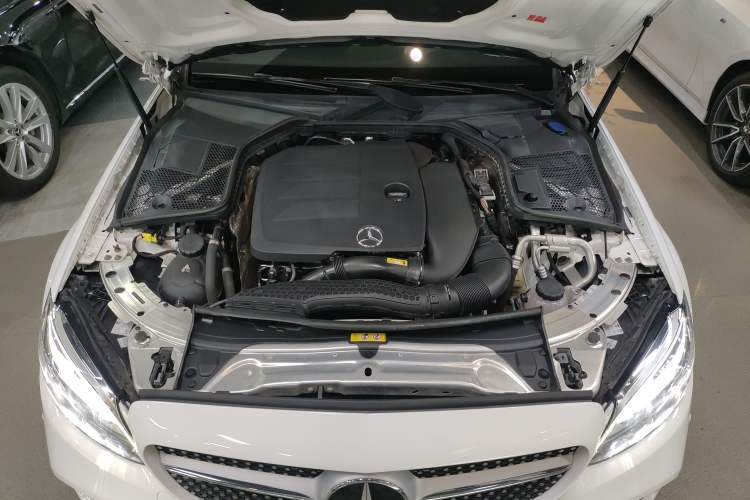 Used Mercedes-Benz C-Class 2020 C 260 Estate Engine Bay