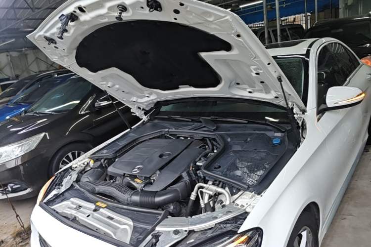 Used Mercedes-Benz C-Class 2020 C 200 L Fashion Edition Sport Version Engine Bay