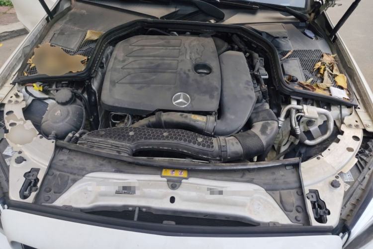 Used Mercedes-Benz C-Class 2020 Updated C 200 L Fashion Edition Engine Bay