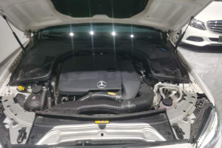 Used Mercedes-Benz C-Class 2020 C 260 Estate Engine Bay