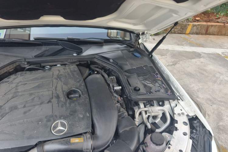 Used Mercedes-Benz C-Class 2020 Facelifted C 260 Estate Engine Bay Left
