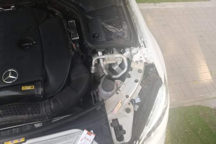 Used Mercedes-Benz C-Class 2020 Facelifted C 260 Estate Engine Bay Left