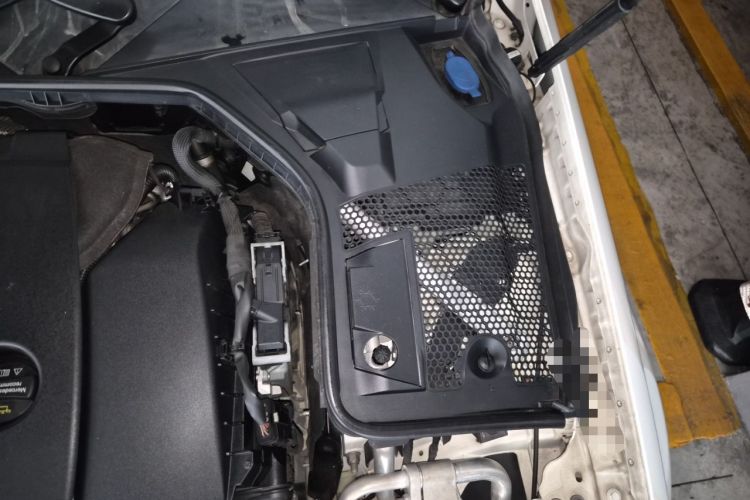 Used Mercedes-Benz C-Class 2020 Restyled C 200 L Fashion Edition Sport Version Engine Bay Left