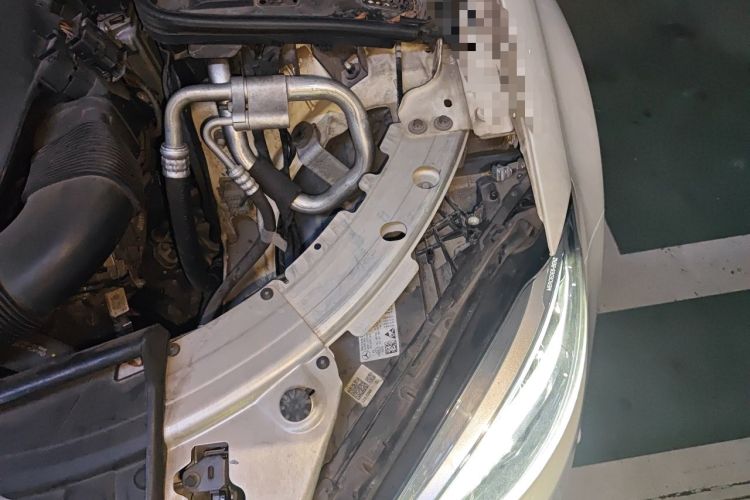 Used Mercedes-Benz C-Class 2020 C 200 L Fashion Edition Sport Version Engine Bay Left