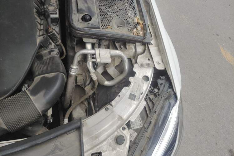 Used Mercedes-Benz C-Class 2020 C 200 L Fashion Model Engine Bay Left