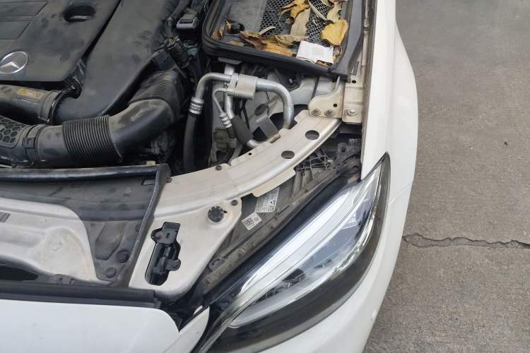 Used Mercedes-Benz C-Class 2020 Updated C 200 L Fashion Edition Engine Bay Left