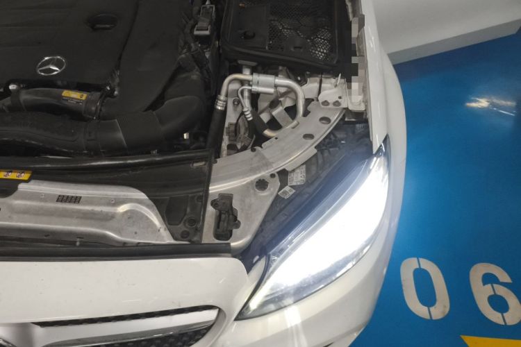 Used Mercedes-Benz C-Class 2020 C 200 L Fashion Edition Sport Version Engine Bay Left