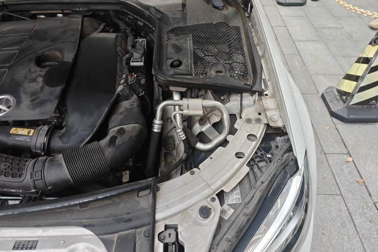 Used Mercedes-Benz C-Class 2020 C 200 L Fashion Model Engine Bay Left