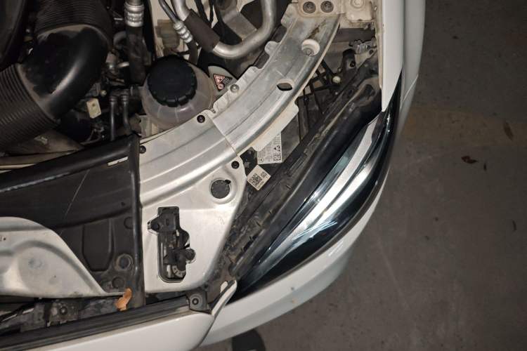 Used Mercedes-Benz C-Class 2020 C 260 L Sport Edition Engine Bay Left
