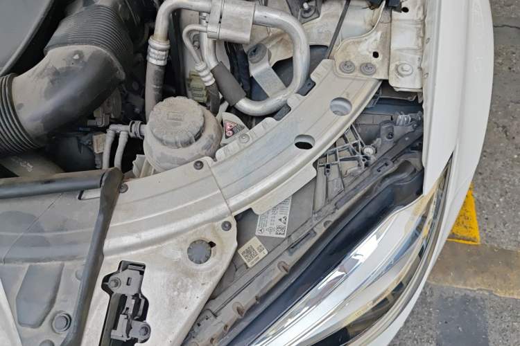 Used Mercedes-Benz C-Class 2020 C 260 L Sport Edition Engine Bay Left