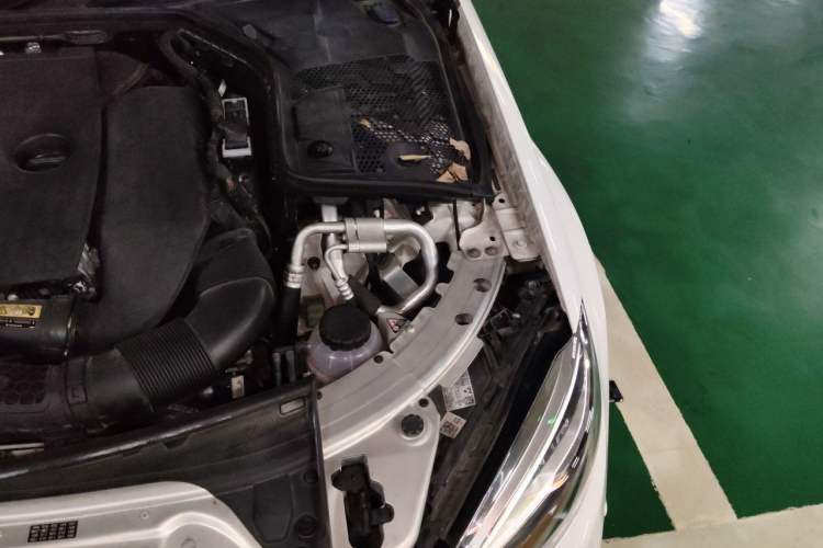 Used Mercedes-Benz C-Class 2020 Restyled C 260 L Sport Edition Engine Bay Left