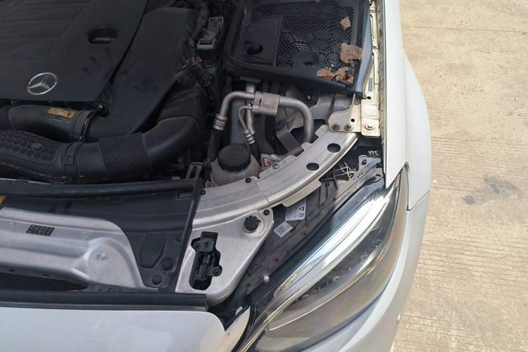 Used Mercedes-Benz C-Class 2020 C 260 L Sport Edition Engine Bay Left
