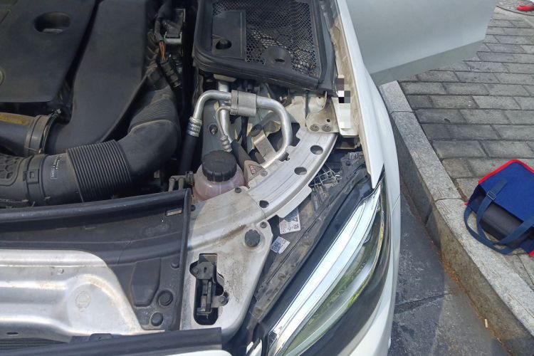 Used Mercedes-Benz C-Class 2020 Facelifted C 260 Estate Engine Bay Left