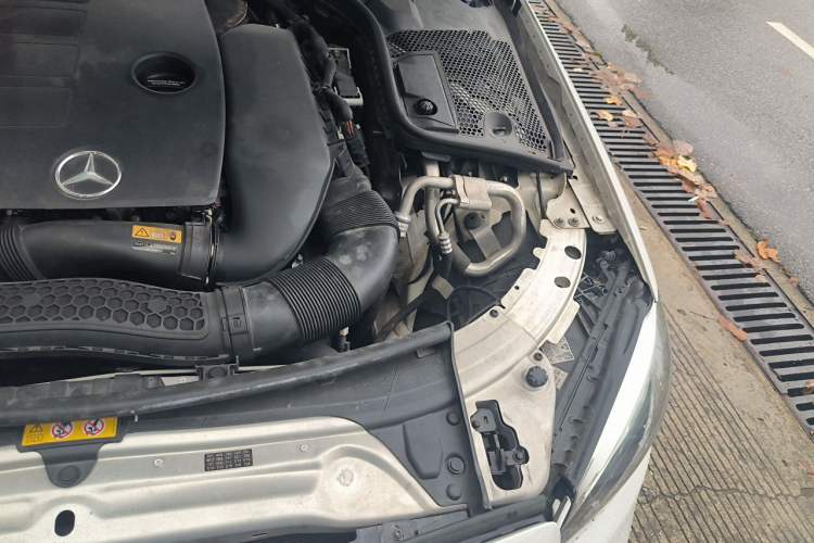 Used Mercedes-Benz C-Class 2020 Updated C 200 L Fashion Edition Engine Bay Left
