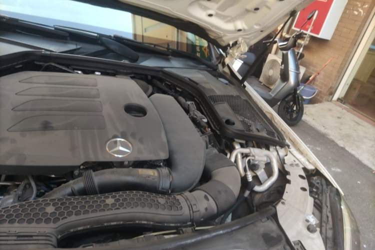 Used Mercedes-Benz C-Class 2020 C 200 L Fashion Edition Sport Version Engine Bay Left