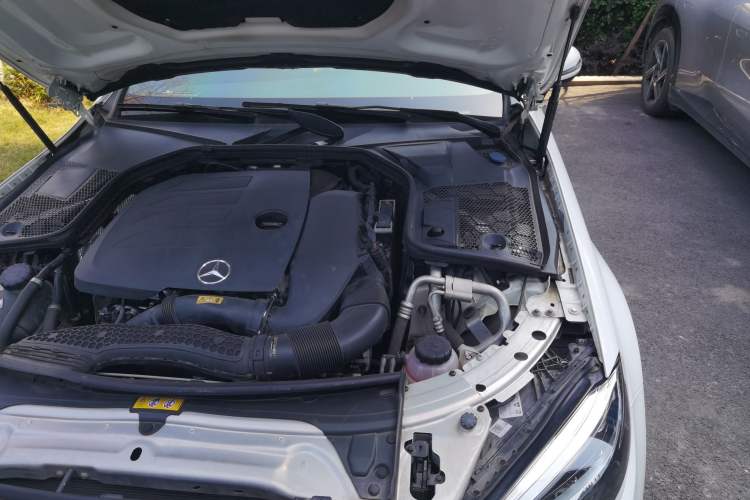 Used Mercedes-Benz C-Class 2020 C 260 Coupe Engine Bay Left