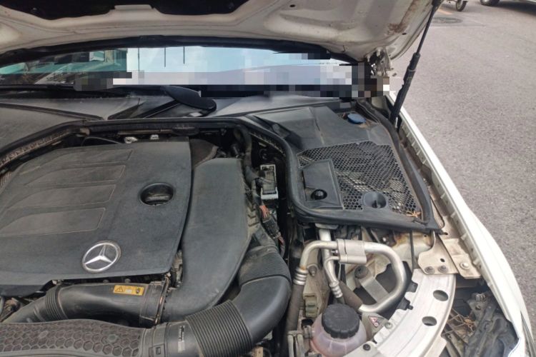 Used Mercedes-Benz C-Class 2020 C 260 Estate Engine Bay Left
