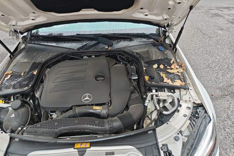 Used Mercedes-Benz C-Class 2020 Restyled C 200 L Fashion Edition Sport Version Engine Bay Left
