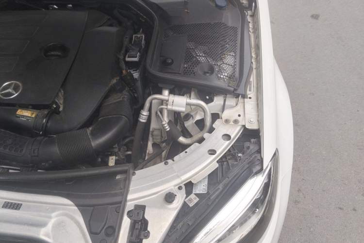 Used Mercedes-Benz C-Class 2020 Updated C 200 L Fashion Edition Engine Bay Left