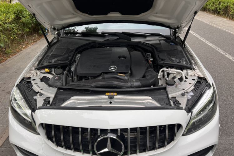 Used Mercedes-Benz C-Class 2020 C 260 Estate Engine Bay