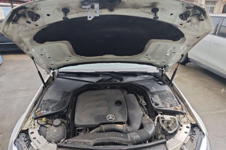 Used Mercedes-Benz C-Class 2020 Updated C 200 L Fashion Edition Engine Bay