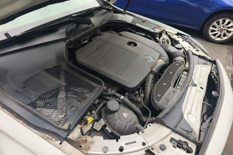 Used Mercedes-Benz C-Class 2020 C 260 Estate Engine Bay Right