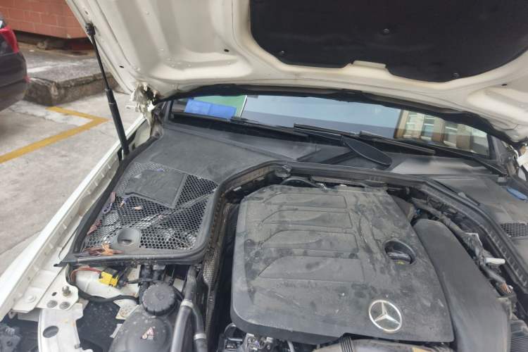 Used Mercedes-Benz C-Class 2020 Facelifted C 260 Estate Engine Bay Right